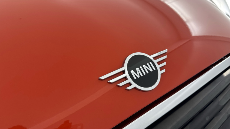 MINI Hatchback 1.5 Cooper Classic II 3dr [Comfort Pack] Petrol Hatchback